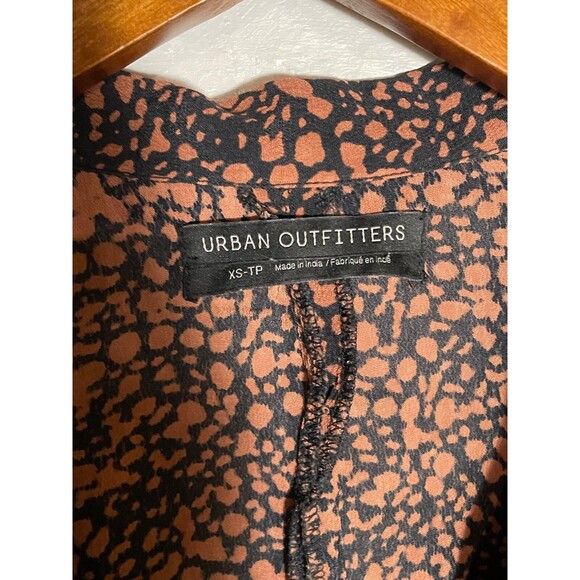 Urban Outfitters Cropped Button Down Shirt Animal Print Retro Pin Up Size XS - Picture 3 of 12